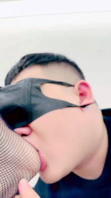 【靡兔】网袜踩踏喂食 bf23242
