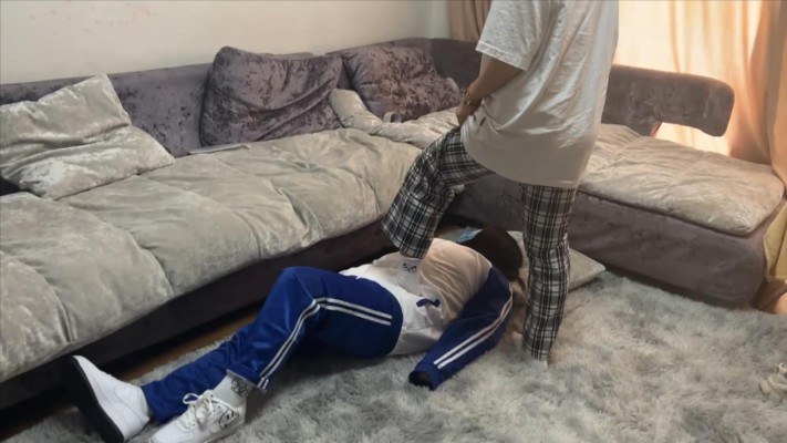 【珂珂女m】家教脚下的女m（上） YC-220430-12