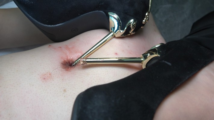 【彼岸花】高跟血虐暴踩乳头 YC-230204-8