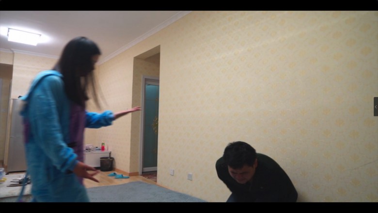 洛芸睡衣无作假踢裆