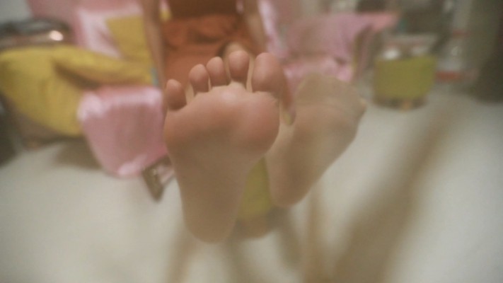 【芊芊】暴汗臭短肉丝pov语言羞辱脚奴