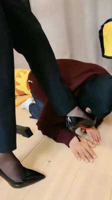 【美学】残暴女总裁对付员工 bf22725