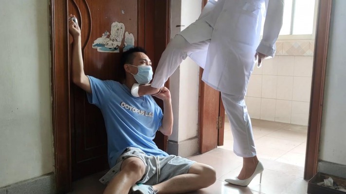 江门小鱼姐姐护士服高跟羞辱黑道老大 YC-220128-3