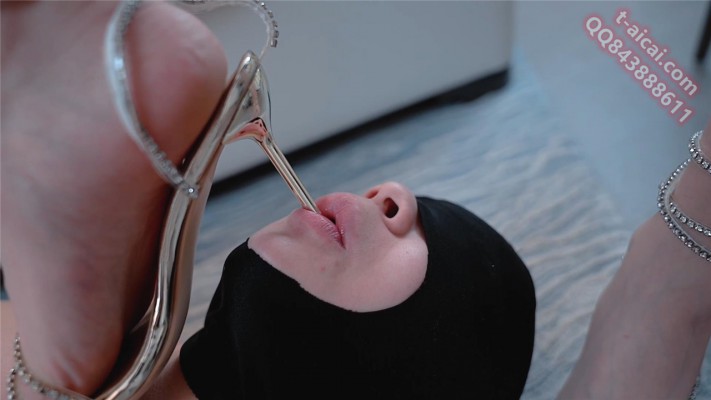 裸足凉糕美脚插嘴 YC-220221-2