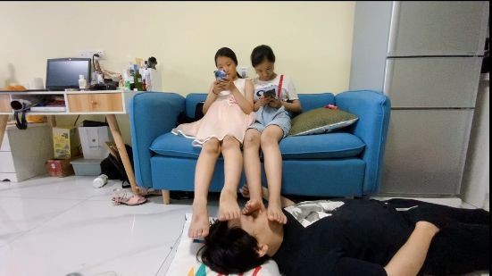 双胞胎萝莉下部