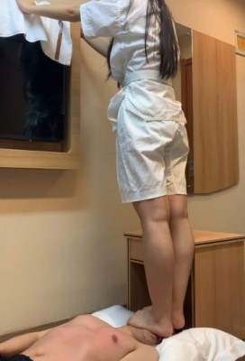 高空跳踩骨裂-120斤跆拳道女孩高空跳踩，被跆拳道学生妹踩断肋骨 YC-220501-8