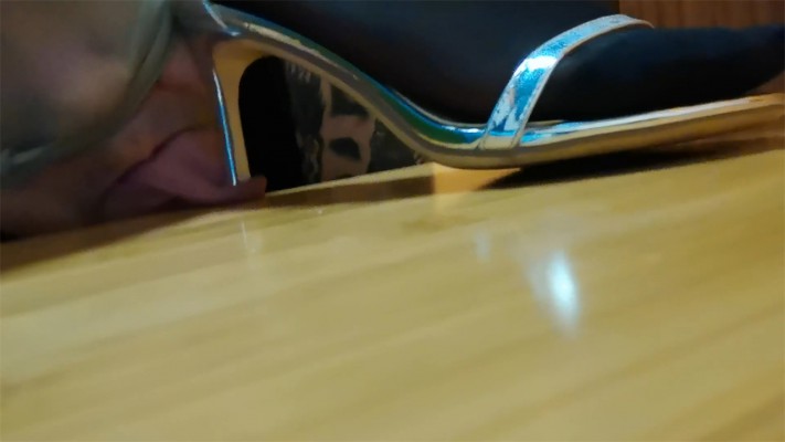 高跟黑丝脚剥舌地狱 YC-220930