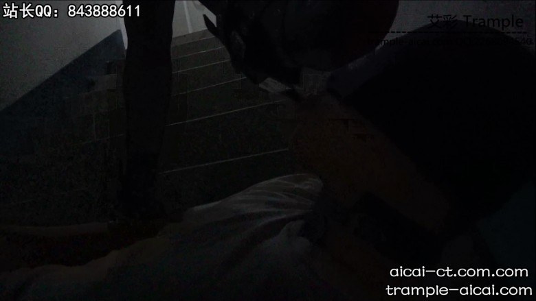 楼道内的惩罚