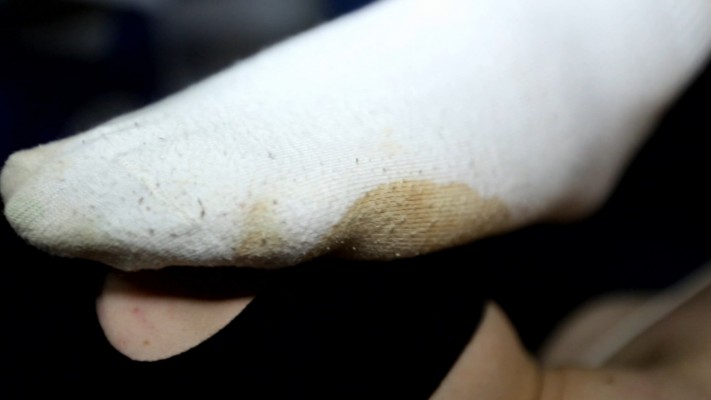 【惑心】女奴给新来的女主闻臭袜舔臭脚