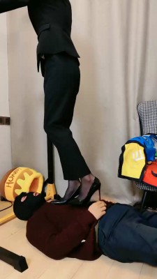 【美学】残暴女总裁对付员工 bf22725