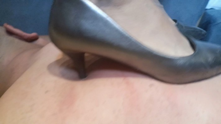 宿管阿姨和闺蜜狠踩贱狗全身踩破皮 YC-220502-8