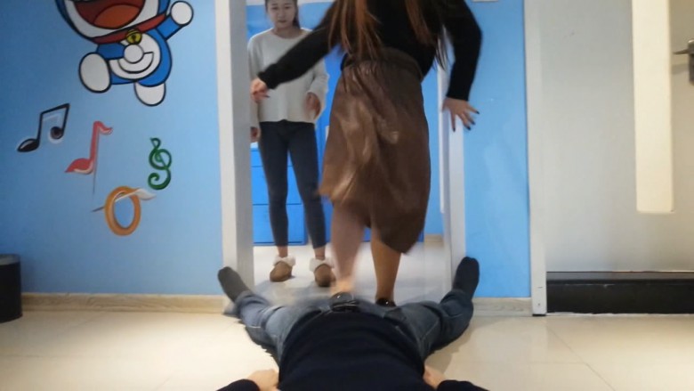 色狼惩戒