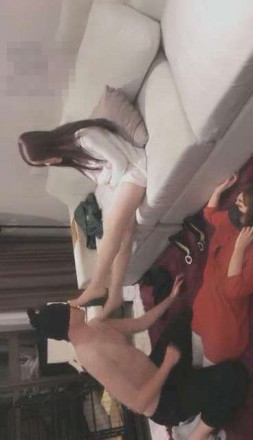 vivi女神最新玩弄男女奴践踏吃口水
