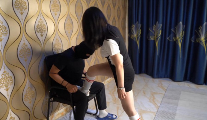 【W.K.T】—巍巍全网首发之对贱狗爆头碾踩裆部羞辱 YC-220723-6