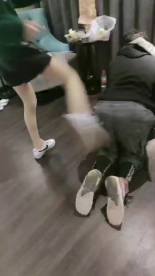 【南茜】小白鞋踢踹 bf23125