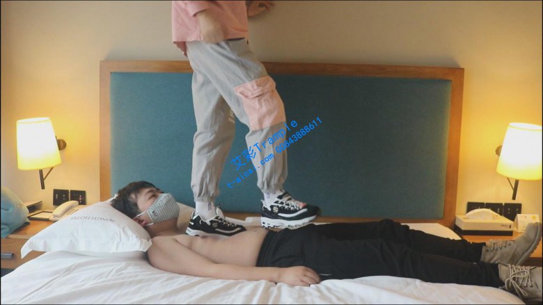 篮球姐姐斯凯奇与肉体的接触 YC-200114-2