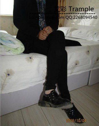 银行职员裆下美脚颜面脚责控_HD绳艺资源