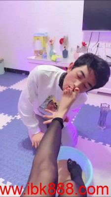 【东莞叶S】长靴诱惑男友做狗奴 bf23568