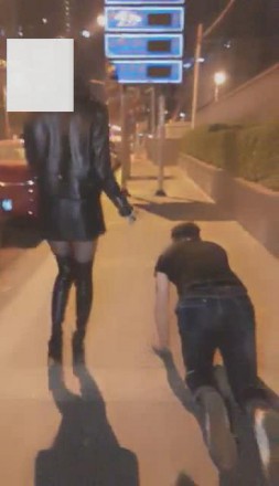 【VIVI】超刺激!午夜遛人形犬_HD绳艺资源