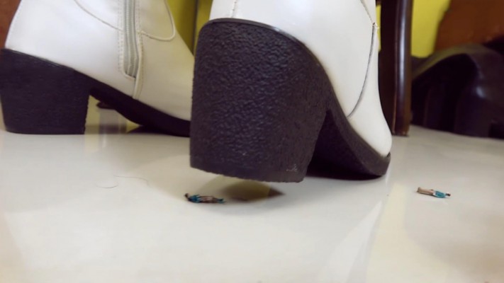 【婧児小主】GTS臭丝脚POV-你怎么变得这么渺小了晓G踩小人YC-220814-6