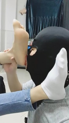 【美娜格格】御姐范帆布鞋白袜辱狗 bf22997
