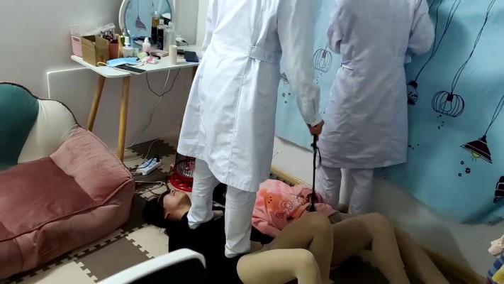 【00后蕬小乃】下班休闲踩踩女M YC-220518