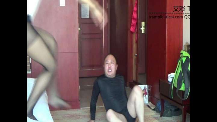 女同事澡虐打沦为玩物