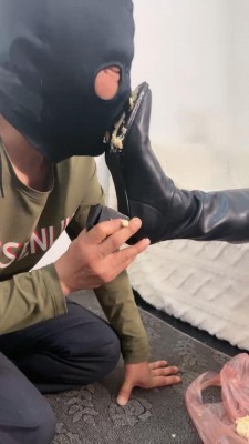 【星探】素人踩踏喂食专场 bf23103