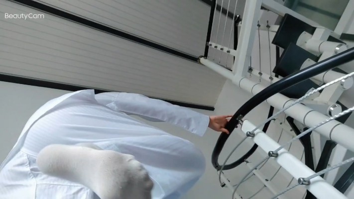 道服萌妹原味袜子踩踹狗挡 pov跺狗脸