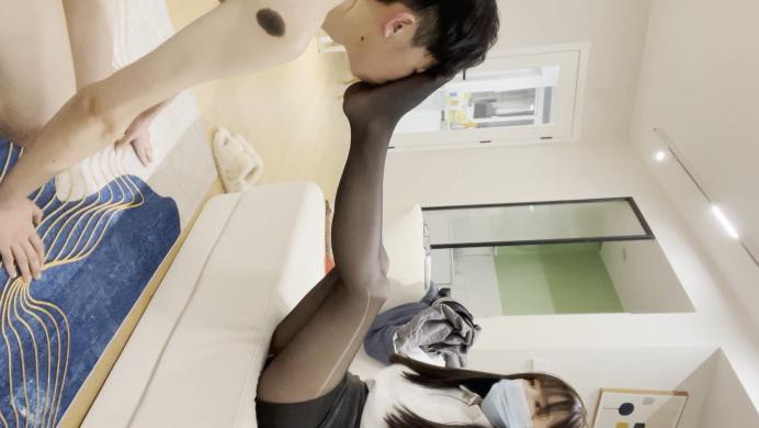 樱桃首部非直播视频，可爱高贵制服黑丝戏谑小奶狗必买