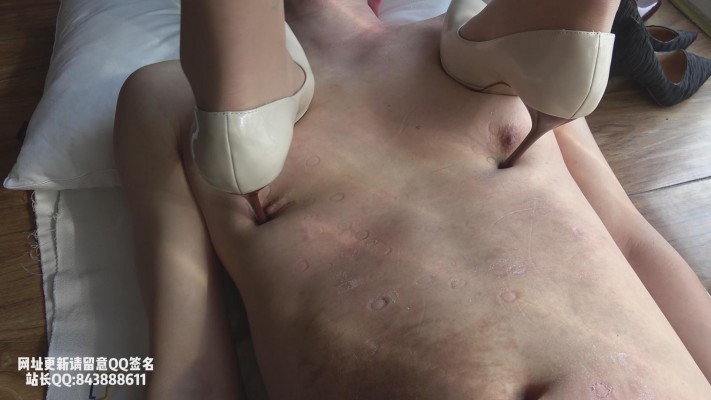 【素人S】欣欣穿四双高跟鞋踩踏小M YC-230416