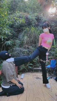 【美学】运动女神小白鞋虐打狗 bf20040