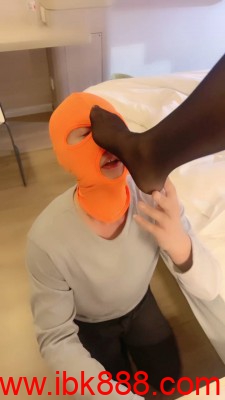 套路直播【梦涵大大】艺校女神耳光/骑马/踩踏/恋足/坐垫 bf23417