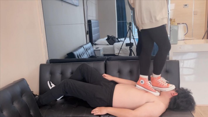 【00后小彤】瑜伽裤粉匡威全体重踩踏插嘴踹脸 YC-230414-8