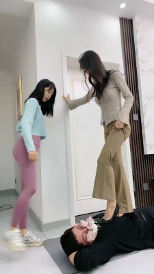 【麋鹿银儿】双S-袜子塞嘴踩踏/踢打 bf23280