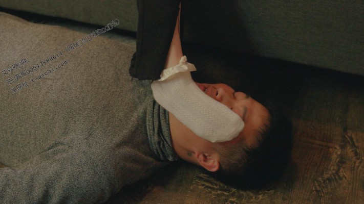 【第5风格】脚深喉，脚插嘴几乎擦吐 YC-230112-3