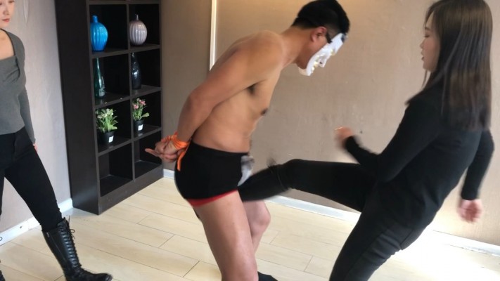 【蛋碎娇娃】『超S·联盟』 皮靴女击溃暴露狂 YC-220201-2