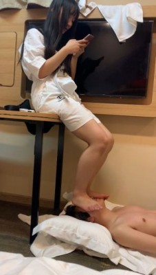 高空跳踩骨裂-120斤跆拳道女孩高空跳踩，被跆拳道学生妹踩断肋骨 YC-220501-8