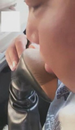 【冷柔s】双主车内玩舔靴狗
