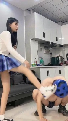 【不良学院】175CM学生长腿不良女学生小柴JK配NIKE飞脚踢爆狗头 YC-230222-3