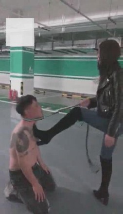 【VIVI】大片!yapoo车库吊打重度刑虐
