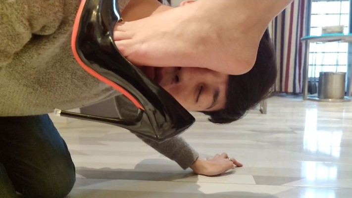 【欣女王】裸足高跟调教 YC-230107-7