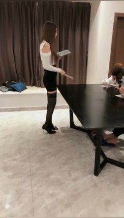 绝美vivi绳艺导师黒絲吊带生理课教训学生_HD绳艺资源