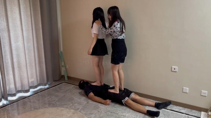 珂玥空姐双人踩踏