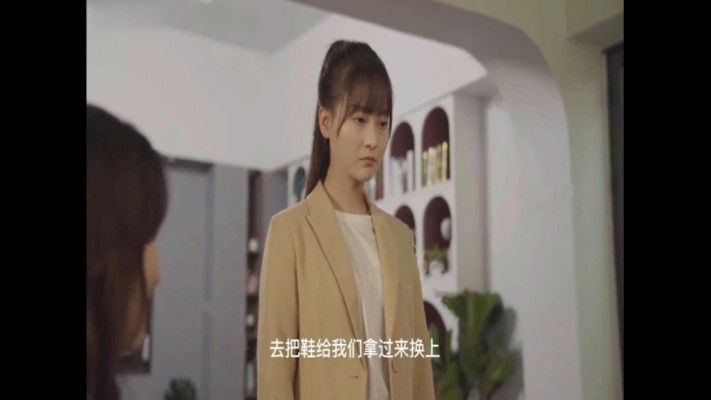 女女SM连续剧《堕落的口红》4集全-女孩遭办公室霸凌被女同事欺负变成奴隶