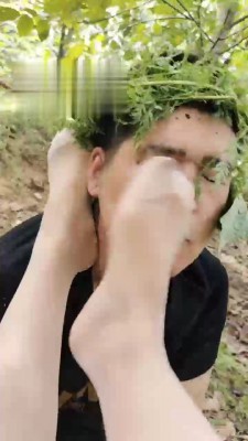 【辣妹S】户外抓住跟踪狂魔