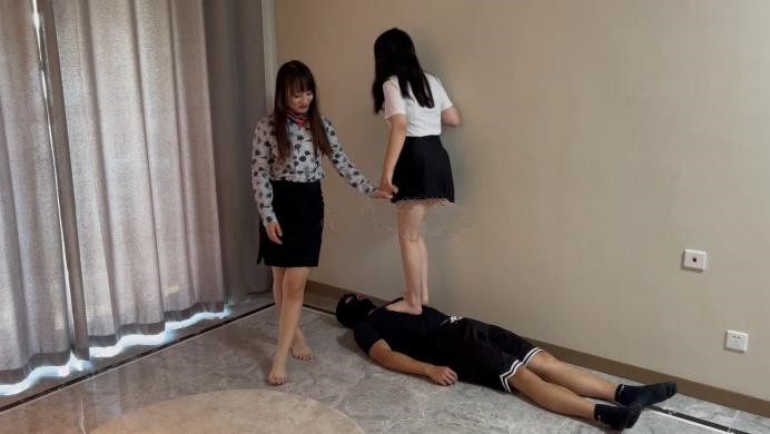 珂玥空姐双人踩踏