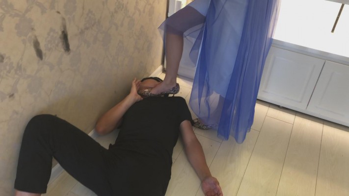 美女美裙美鞋踩脖子 YC-220128-5