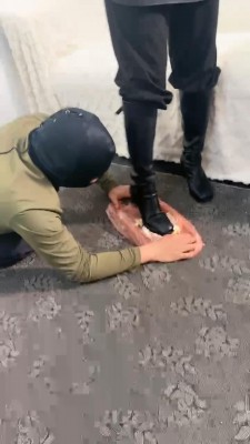 【星探】素人踩踏喂食专场 bf23103