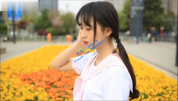 漂亮女孩制服长筒袜小白鞋_HD绳艺资源